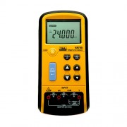 Kalibratorius nuolatinei srovei ir įtampai, VA700